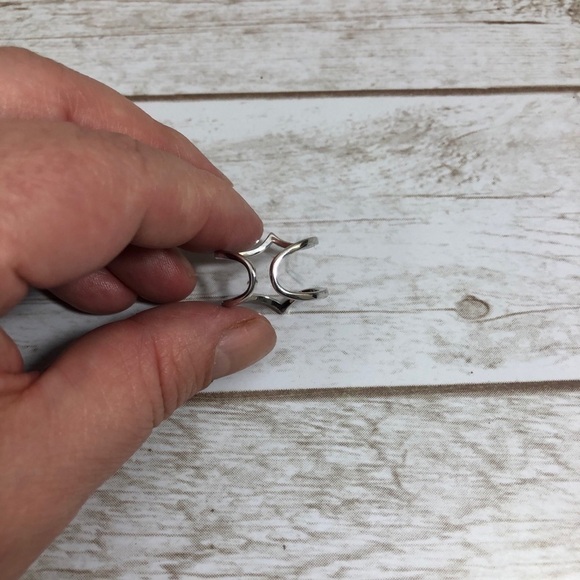 Adjustable Cubic Zirconia V Paving Open Platinum Plated Ring - Picture 13 of 13